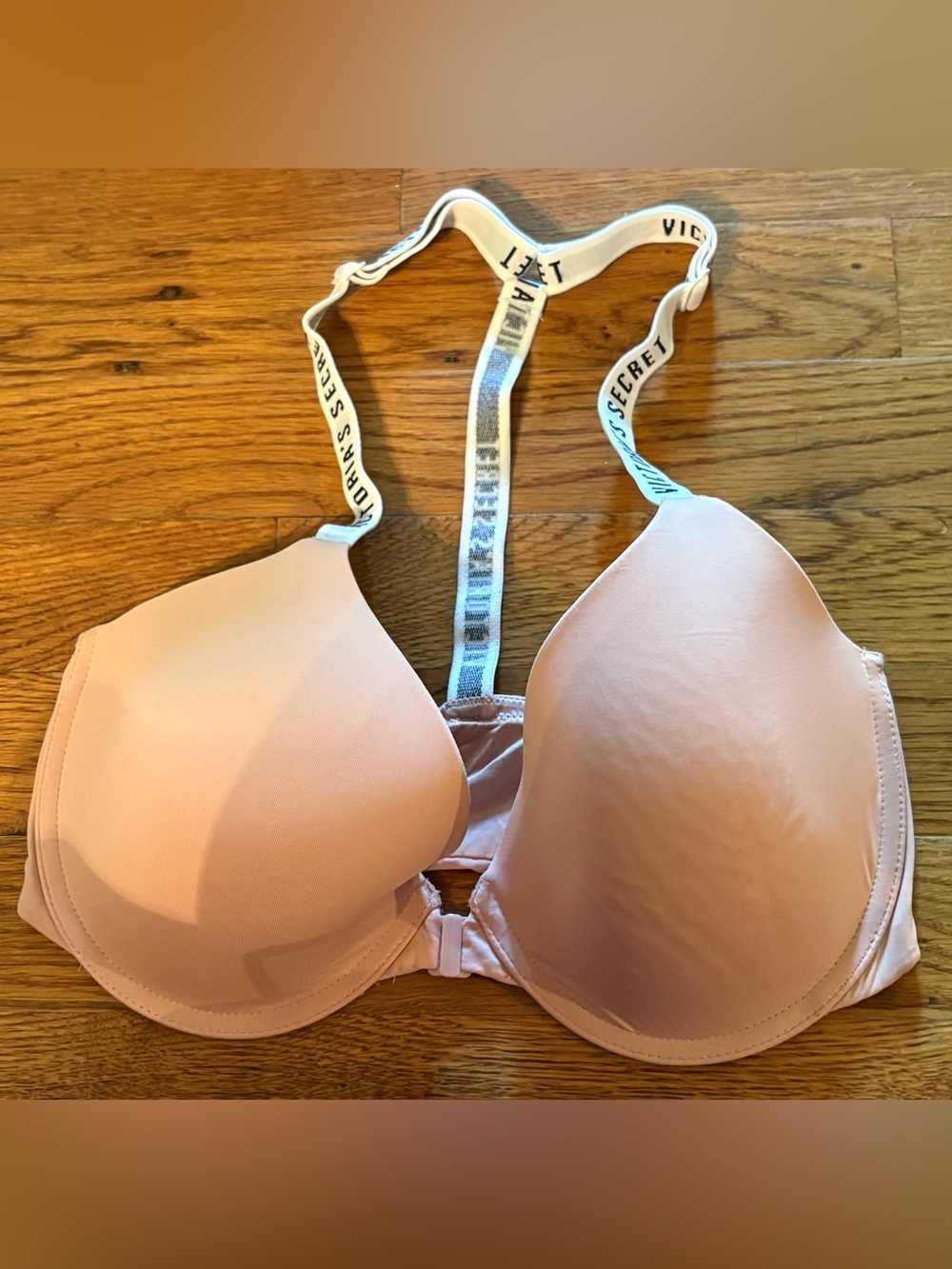 Victoria Secret Tshirt Lightly Lined Demi Bra, Size 32DD, EUC